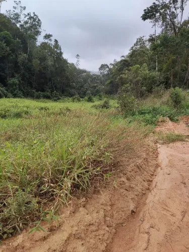 Chácaras a 700 metros da BR 262, 12 minutos de Pedra Azul, perto Casa da Bica 