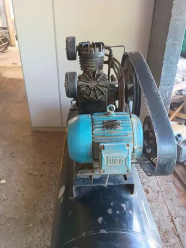 COMPRESSOR DE AR