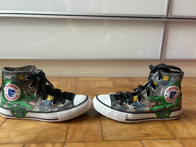Tênis All Star Semi novo TAM 28 R$ 50,00