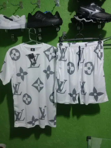 Conjunto camisa e shorts