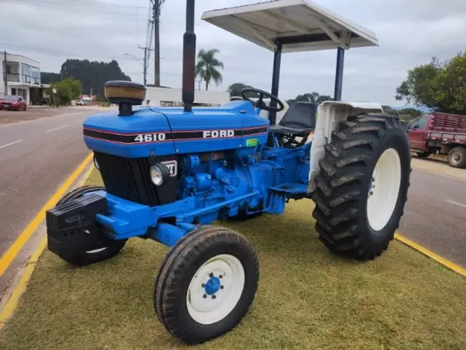 Trator Ford 4610