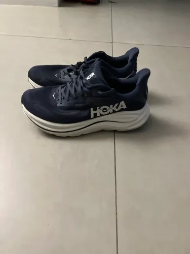 Hoka Clifton 10