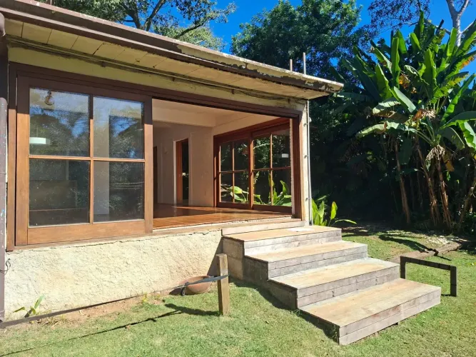 Casa Cond. Jardim Colibri na Granja Viana