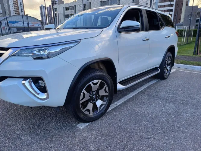 Toyota Hilux SW4 SRX 4X4 2.8 TDI 16V Dies. Aut. 2019