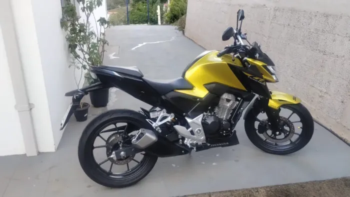 CB300F Twister nunca andou na chuva
