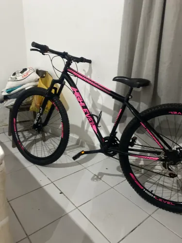 Vendo bicicleta nova, usada poucas vezes