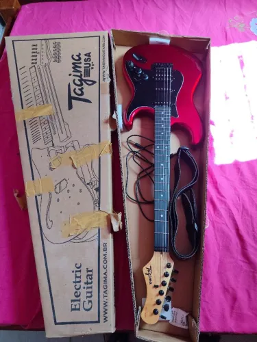 Guitarra Tagima