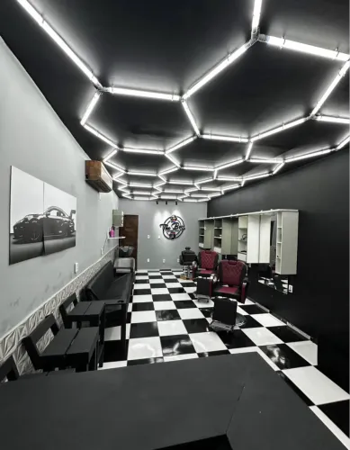 VENDE-SE BARBEARIA (ponto é alugado)