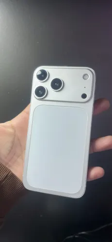 iPhone XR - 17 Pro
