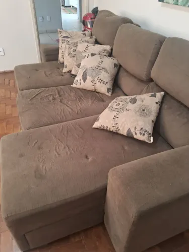 Vende-se sofá retratil 250 pra levar logo