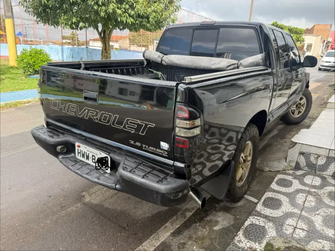 Chevrolet S10 Pick-up Exec. 2.8 4X4 CD TB Int.dies 2004