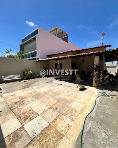 Casa plana de esquina, nascente, com 120 m2, 4 quartos em Jardim das Oliveiras - Fortaleza