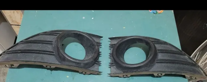 Moldura farois de milha Renault fluence.