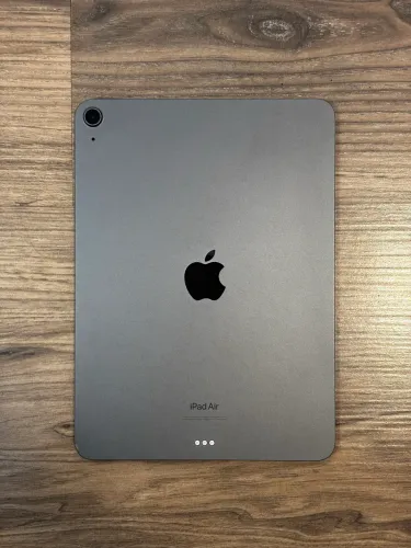 iPad Air 5ª Geração M1 64GB Wi-Fi Cinza Espacial - Bateria 97% (136 ciclos)