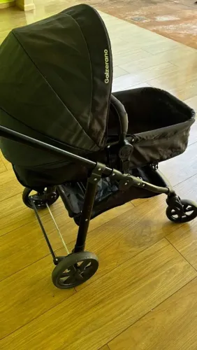 Carrinho de bebê com bebe conforto + cadeira de descanso
