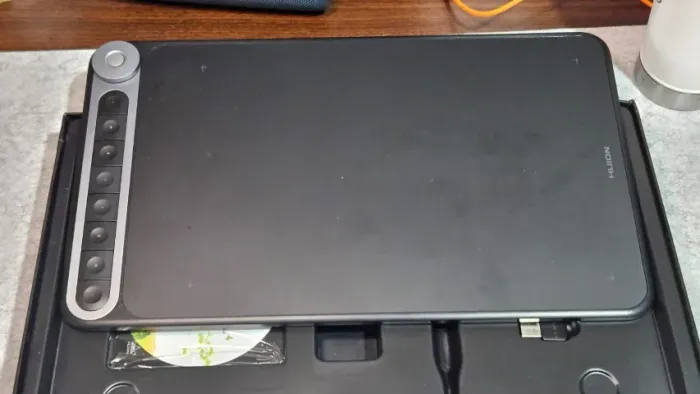 Mesa Digitalizadora Huion Inspiroy Dial Q620M ? grande, wireless e com dial