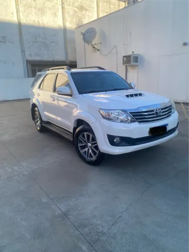 Toyota Hilux SW4 SRV D4-d 4X4 3.0 TDI Dies. AUT 2013