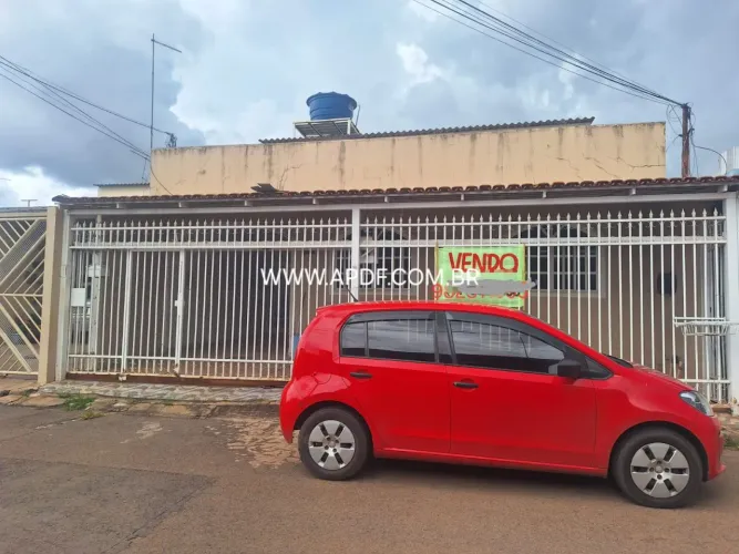 Casa para Venda em Brasília, Ceilândia Sul (Ceilândia), 5 dormitórios, 1 suíte, 3 banheiro