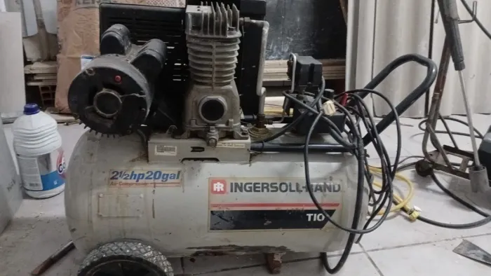Vende-Se Compressor de Ar