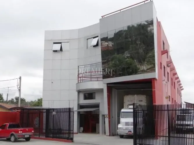 Prédio Comercial para alugar, 2300 m² - Uberaba - Curitiba/PR.