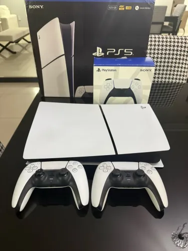 Ps5 console 825 gb (Digital) 2 controles originais