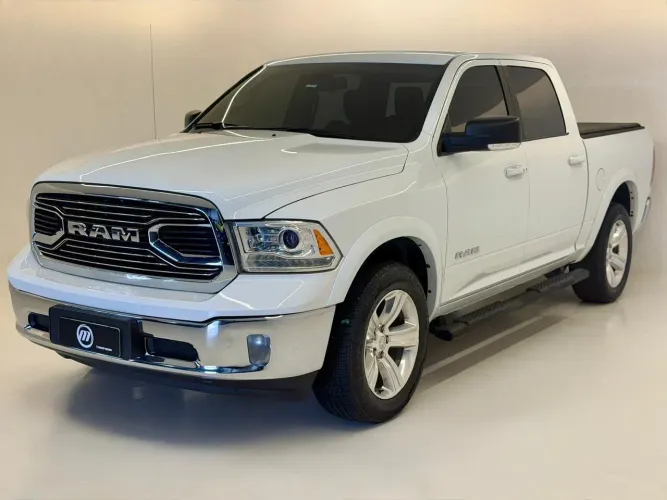 Ram Classic Laramie 5.7 V8 16V Gasolina 4X4 Aut. 2023