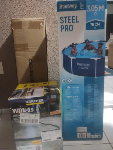 Psina e aspirador de pó e água