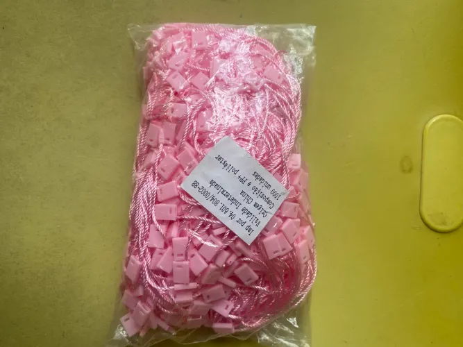 Vendo lacres de autenticidades de pendurar roupas novo