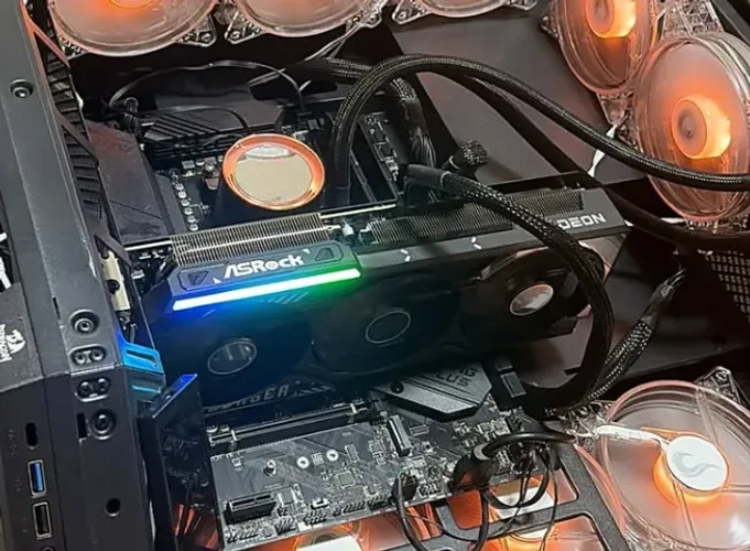 Placa de Vídeo ASRock RX 9070 XT Challenger 16GB GDDR6 - Na Caixa - Faço Envio