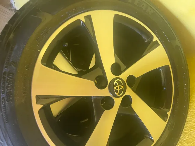 Vendo rodas e pneus 16 furacão 5x100 2500