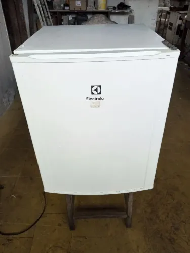 Frigobar Electrolux,troco por caixa jbl partybox dou volta 