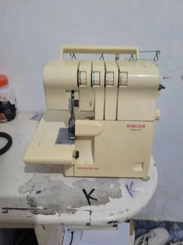 Maquina de costura