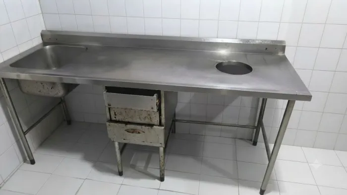 Vendo pia de inox 2,10 x 71 x 91