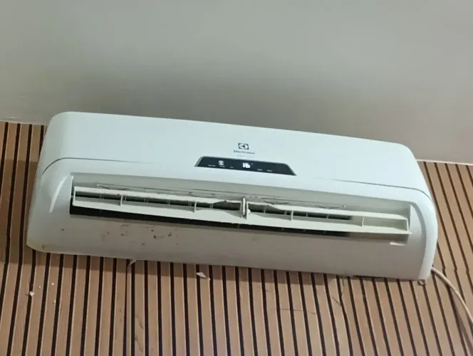 Split Eletrolux 9000