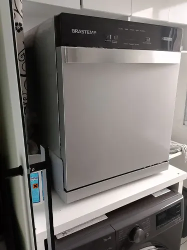 Máquina de Lavar Louça Brastemp 8 Serviços 110v - Excelente Estado!