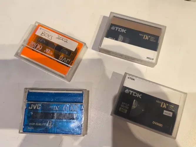 Kit 04 fitas de câmera/vídeo Digital MiniDV, marcas JVC/TDK 60 minutos pouco uso