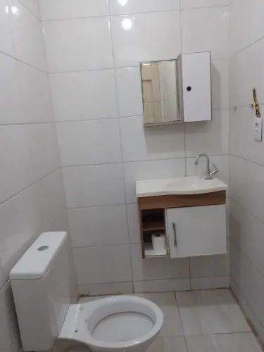 Alugo 2 cômodos simples