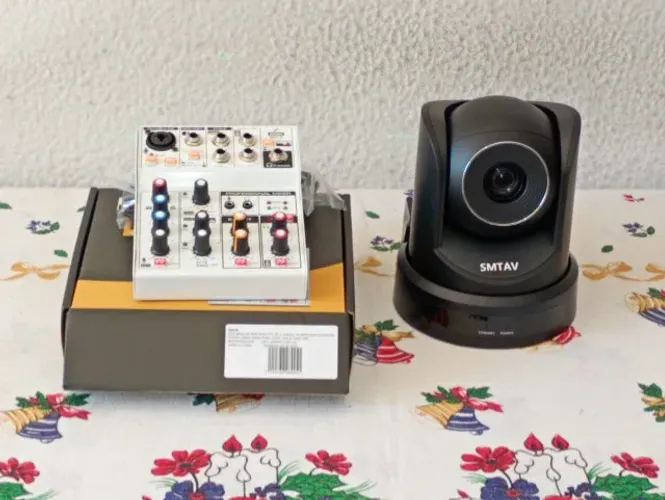 Kit câmera PTZ Full HD + Mini mesa de som