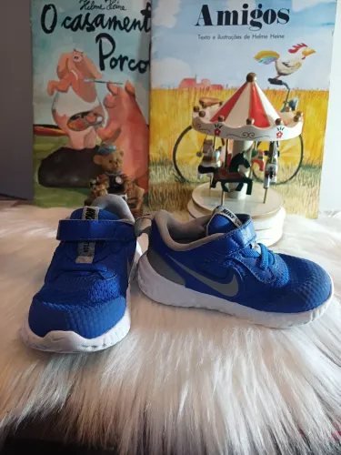 Tênis Nike revolution baby azul e cinza, em ótimo estado, tam. 21.