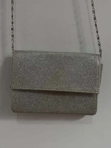 Bolsa Prata com Alça Prata Removível