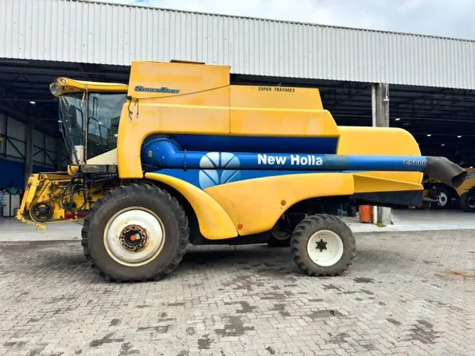 Colheitadeira New Holland CS660