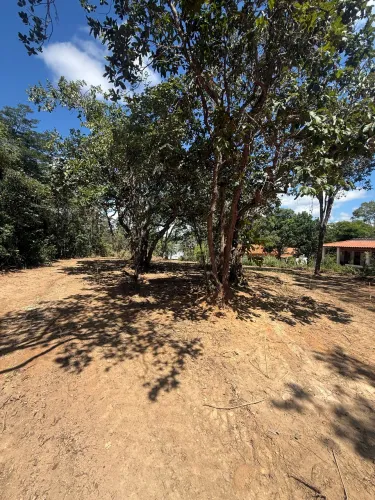 Lote beira d água barragem de cajuru condomínio veredas tropical 