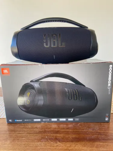 Vendo bombox 3 Wi-Fi semi-nova. Um ano de uso!