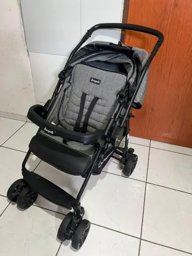 Carrinho de bebê Burigotto unissex semi Novo