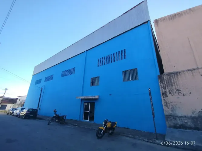GALPÃO COM SALAS PRÓXIMO DA BR 116
