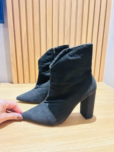 Bota cano curto 38