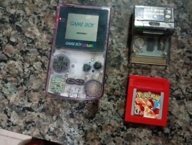 Game Boy Color Original Atomic Purple + Pokémon Red + Star Wars Racer