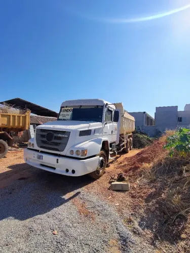 Vende se Mercedes Atron 1635 caçamba 2024