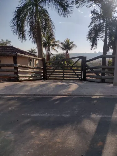 Chácara do sonhos a venda ! Totalmente cercado e com lago privativo