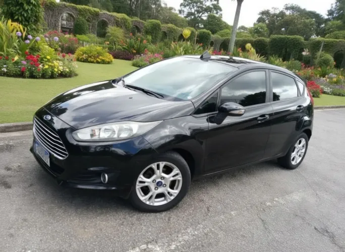 Ford Fiesta SEL 1.6 16V Flex Mec. 5P 2017